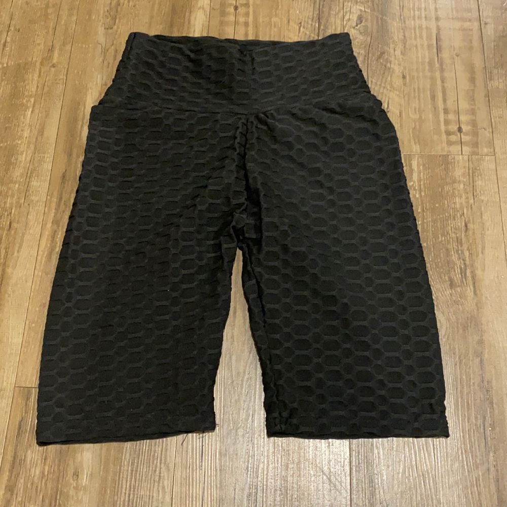 Honeycomb butt scrunch biker shorts